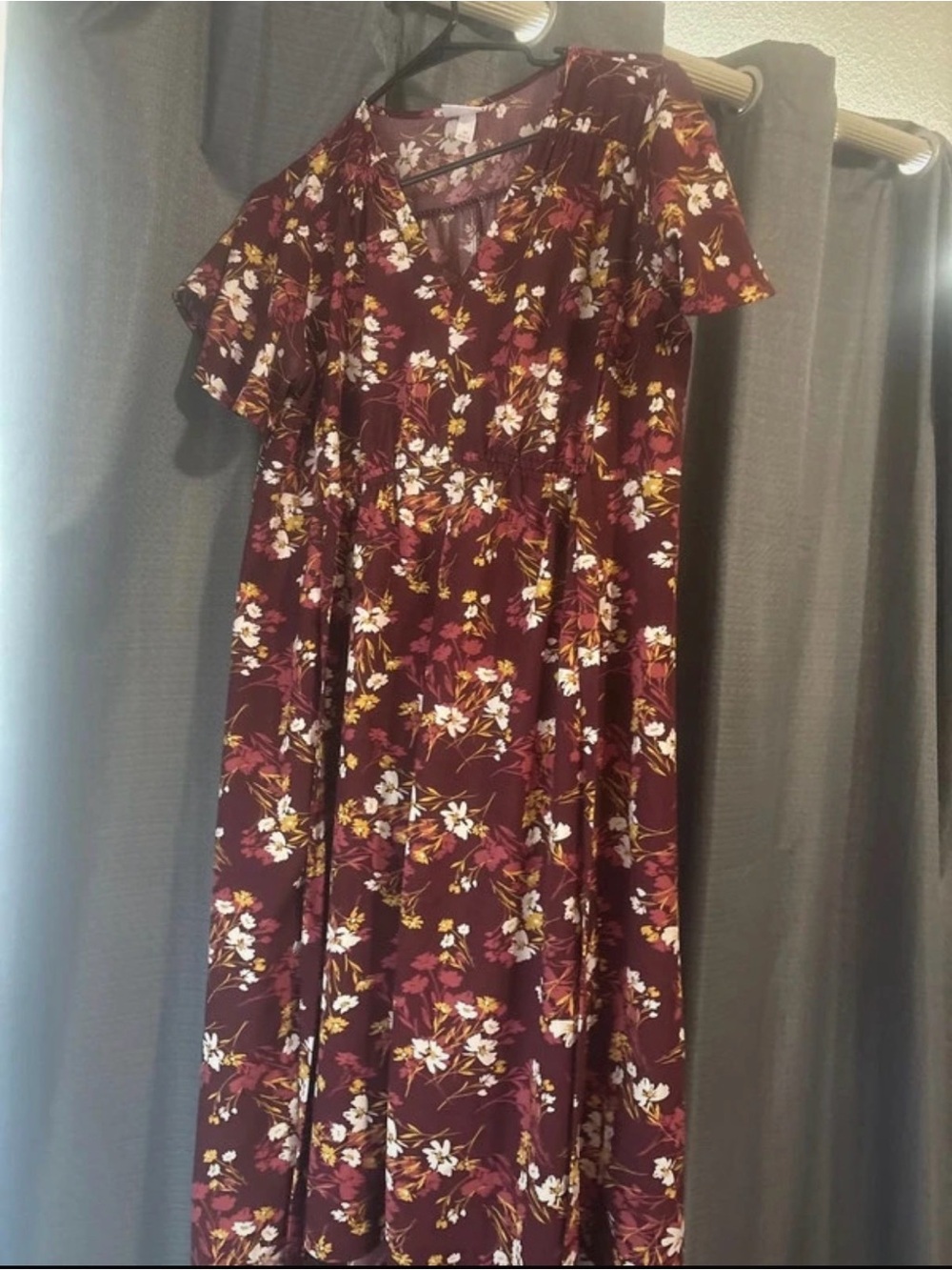 Floral V-Neck Short Sleeve Maxi Dress in Burgundy
